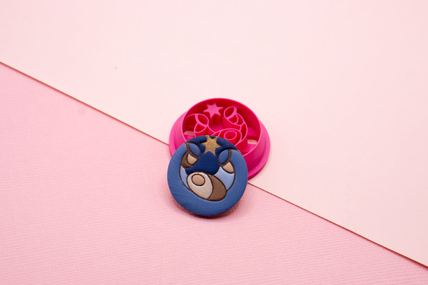 Manger Scene with Baby Jesus Circle Polymer Clay Cutter