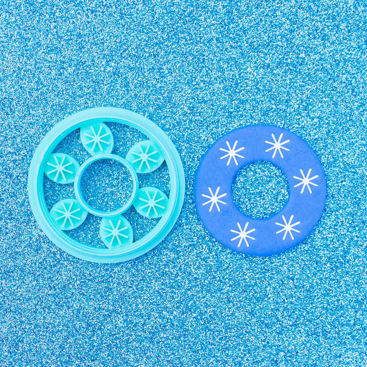 Circle Shaped Snowflake Imprinted Polymer Clay Cutter