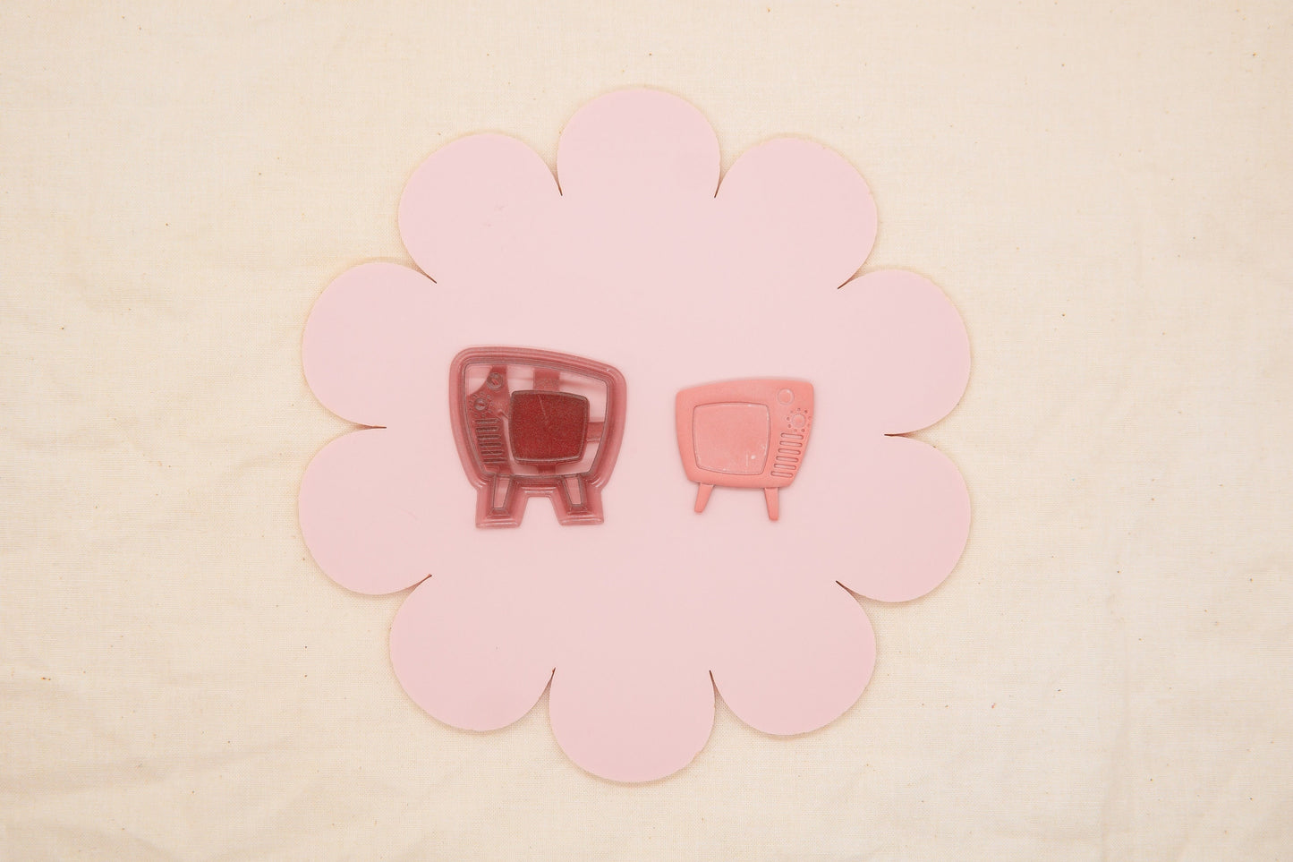 Retro TV Polymer Clay Cutter, 1960's Decade Craft Cutter, Vintage Television Clay Tool, TheHoneyOpal Collab Polymer Clay Cutter